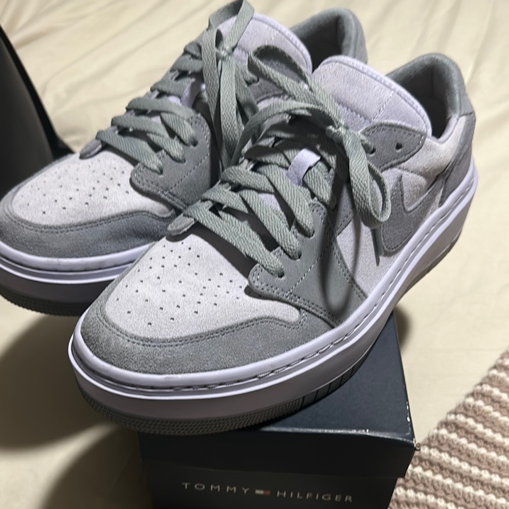 Jordan Gray Sneakers Classic Design